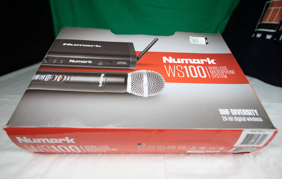 Numark WS100 Wireless Dynamic Microphone System W/Case