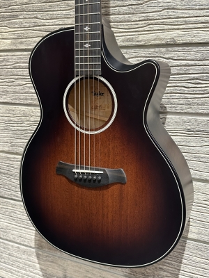 Store Special Product - TAYLOR 324CE BUILDER\