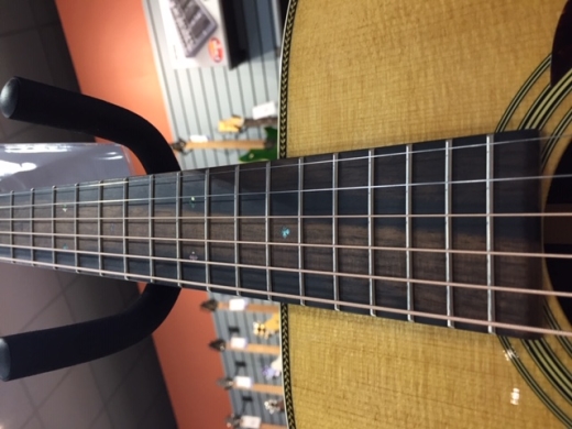 Store Special Product - Martin Guitars - 00-28 V18