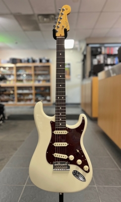 Store Special Product - Fender - American Pro II Strat (Olympic White)