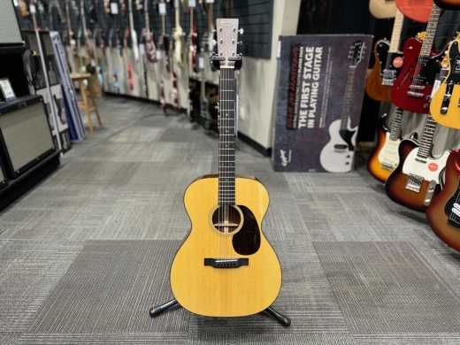 Store Special Product - Martin Guitars - 000-18 STD