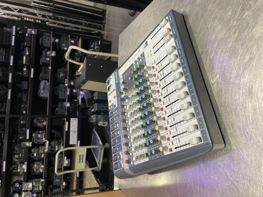 Store Special Product - Soundcraft - SIGNATURE 12