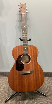 Martin Guitars 000-10E Road Series Sapele Acoustic/Electric Guitar