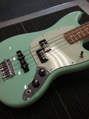 Store Special Product - FENDER MUSTANG BASS PF SURF GREEN