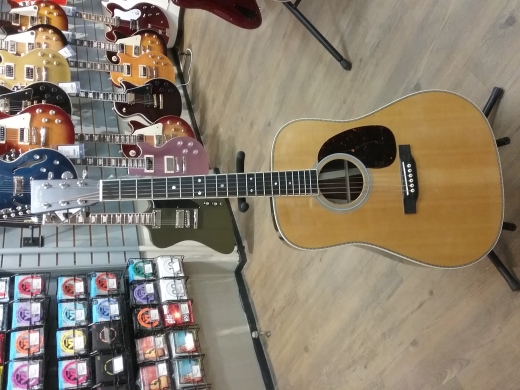 Store Special Product - Martin Guitars - D-35 V18