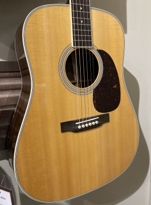 Store Special Product - Martin Guitars - D-35 V18