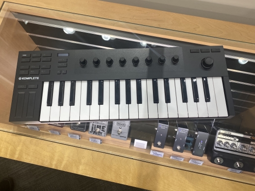 Store Special Product - Native Instruments - M-32