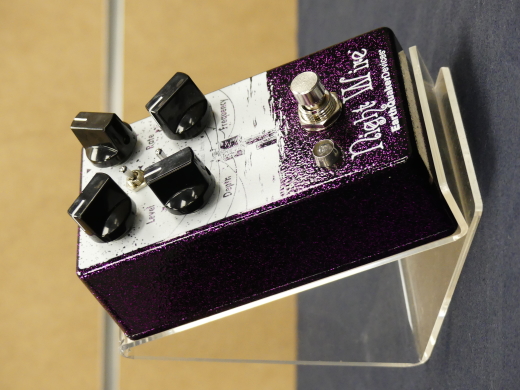 Store Special Product - EarthQuaker Devices - Night Wire V2 Pdale Tremolo Harmonique