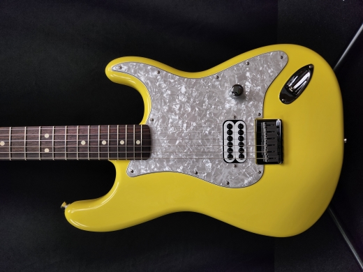 Store Special Product - Fender - Tom Delonge Stratocaster - Graffiti Yellow