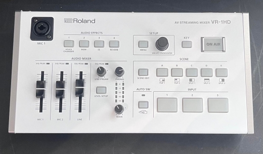 Store Special Product - Roland - VR-1HD